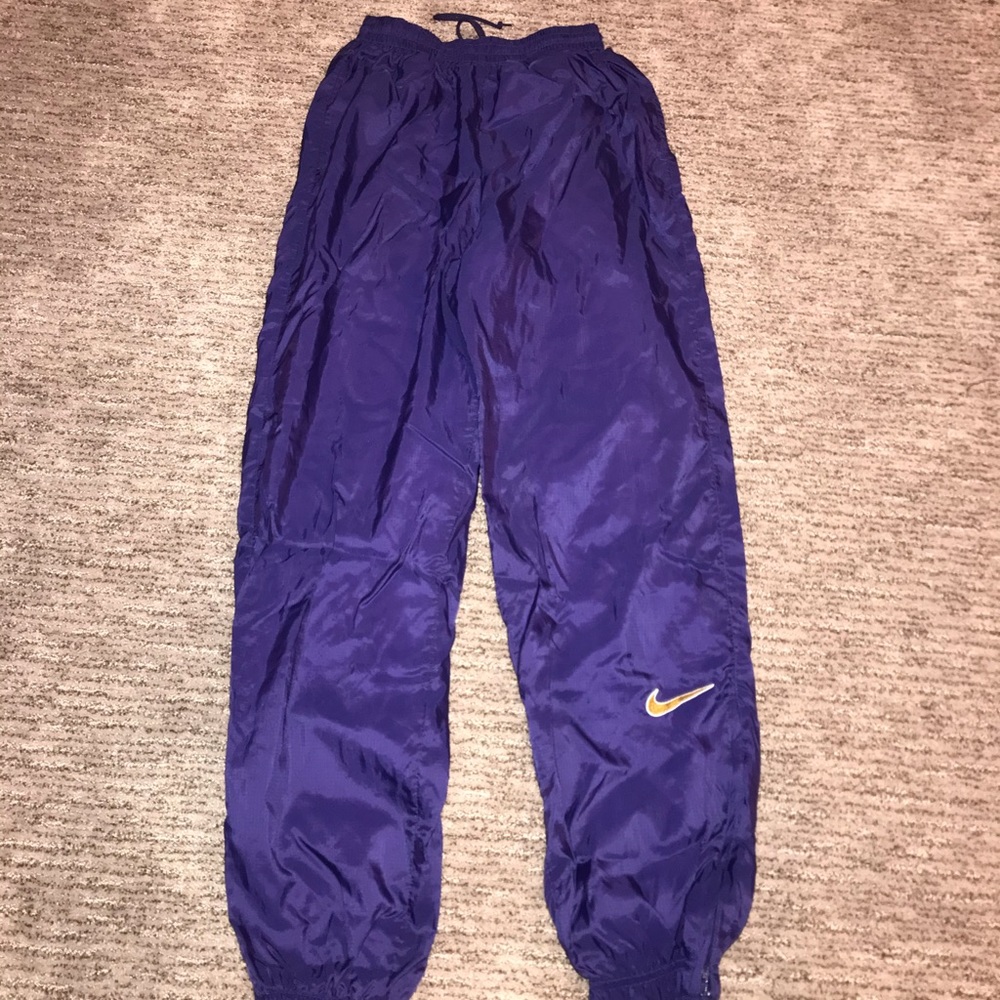 VINTAGE NIKE SWEATS
